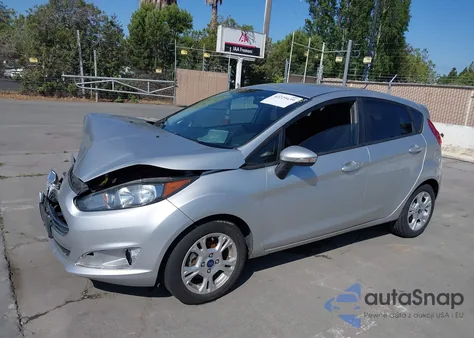 2014 Ford Fiesta Se z USA, uszkodzony, nr VIN 3FADP4EJ8EM121567